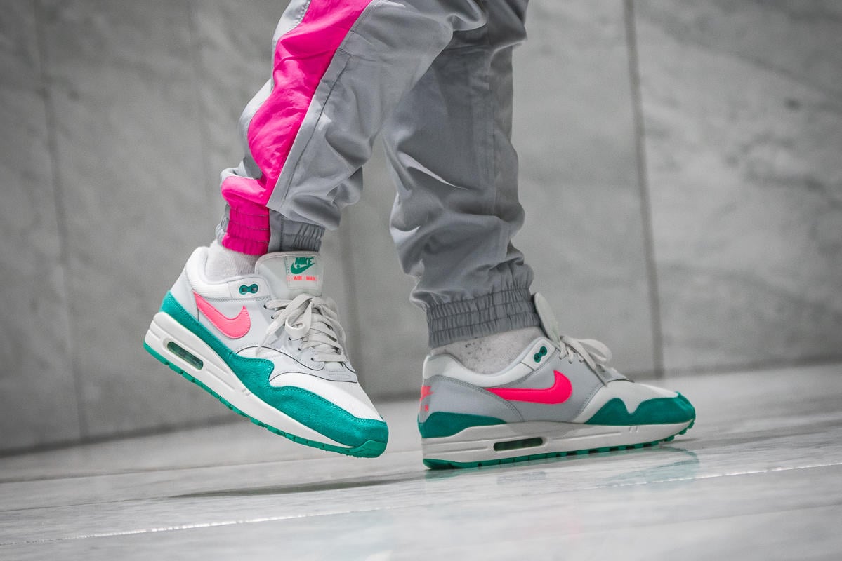 Nike Air Max 1 Nike Air Max 1 “Watermelon” Summit WhiteKinetic Green For
