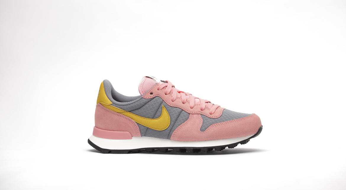 Nike WMNS Internationalist "Cool Grey"