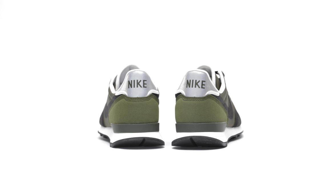 Nike Internationalist Premium SE "Legion Green"