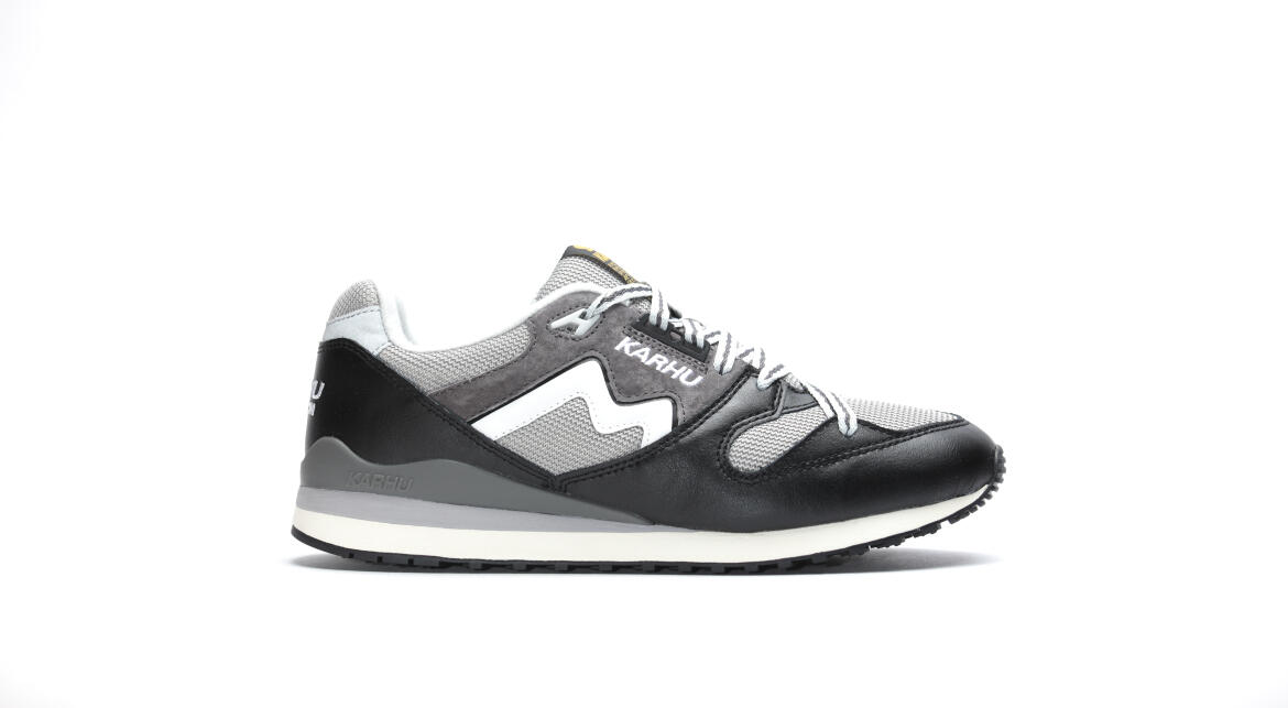 Karhu Synchron Classic "Black"