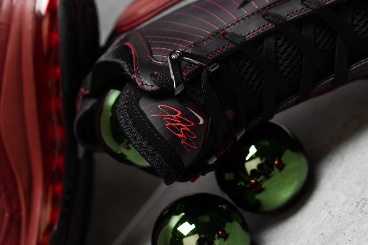 Nike Lebron VII 'Christmas' - Image 22