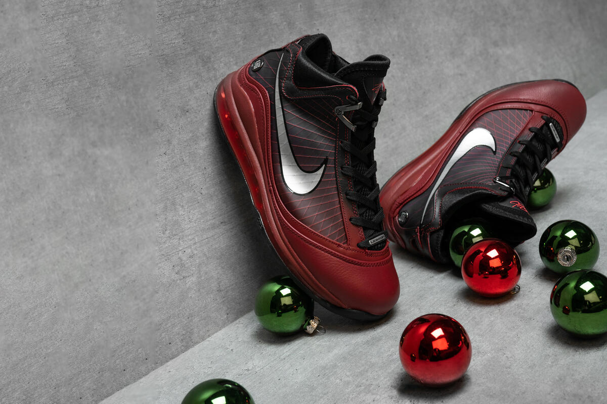 Nike Lebron VII 'Christmas' - Image 19