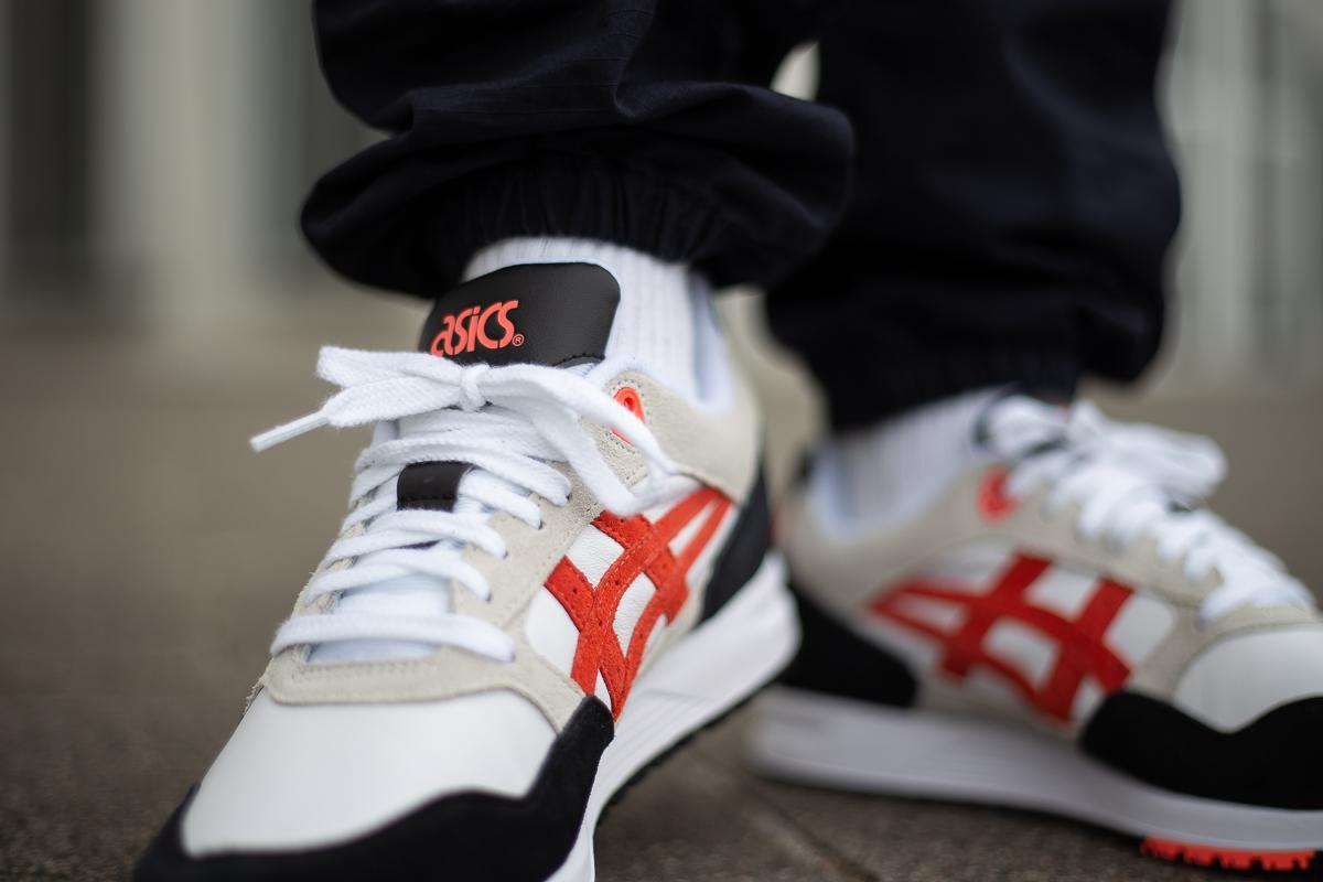 NWT Asics Tiger Men Gel-Saga White / Flash Coral Sneakers Size Men\'s 12.5 Asics Gel Saga  main image 2