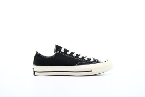 Chuck Taylor Converse (Product) Red low top M 11.5 W 13.5 Chuck Taylor Converse (Product) Red low top M 11.5 W 13.5