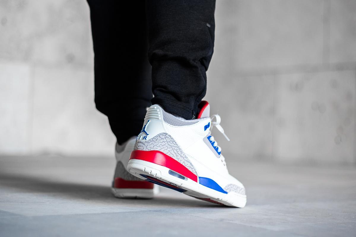 Jordan 3 Retro International Flight | SAIL/SPORT ROYAL-LIGHT BONE-FIRE‎ RED Air Jordan 3 “International Flight” 136064-140 Sail/Royal  main image 4