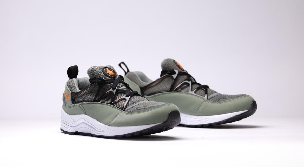 nike air huarache light green