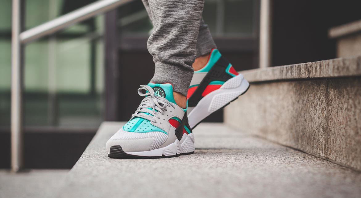 nike air huarache 5.5 mens silver