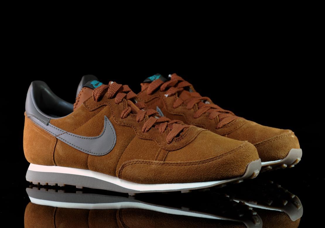 nike challenger brown