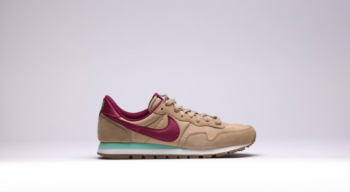 nike wmns air pegasus 83