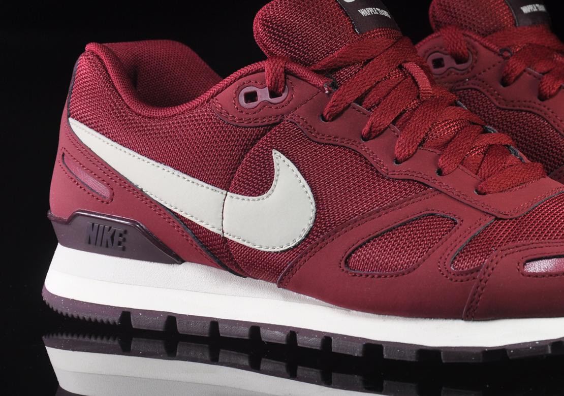 nike waffle trainer red