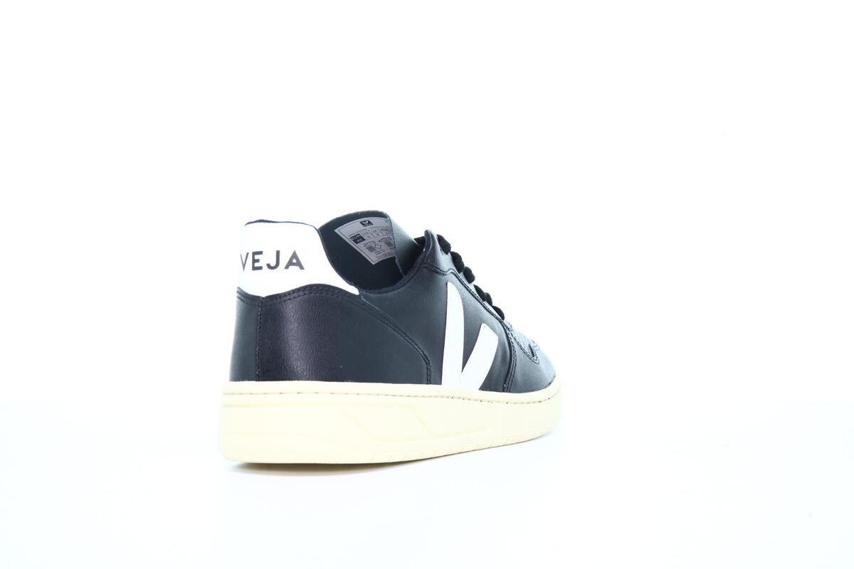 Veja V-10 "Black & White" - Image 12