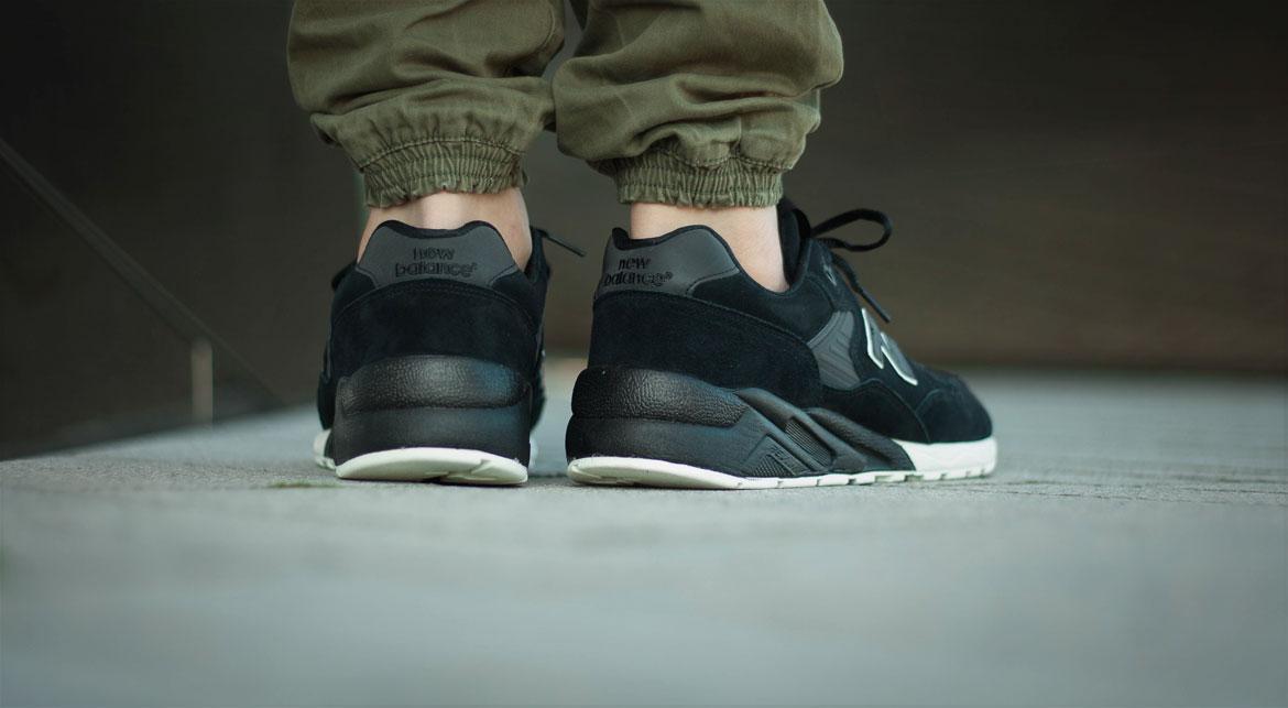 New Balance MRT 580 Tonal Pack - Image 8