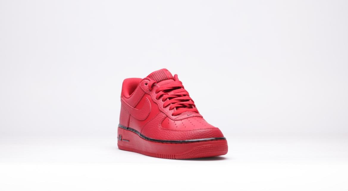 nike air force one gym red