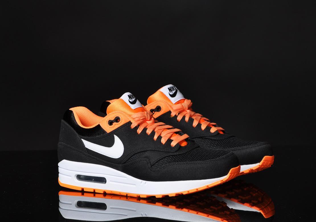 air max 1 black orange