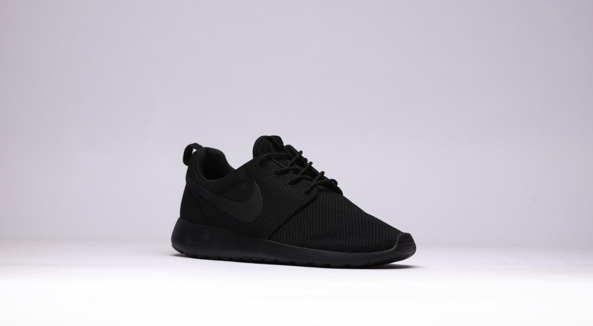 black nike roshe 1