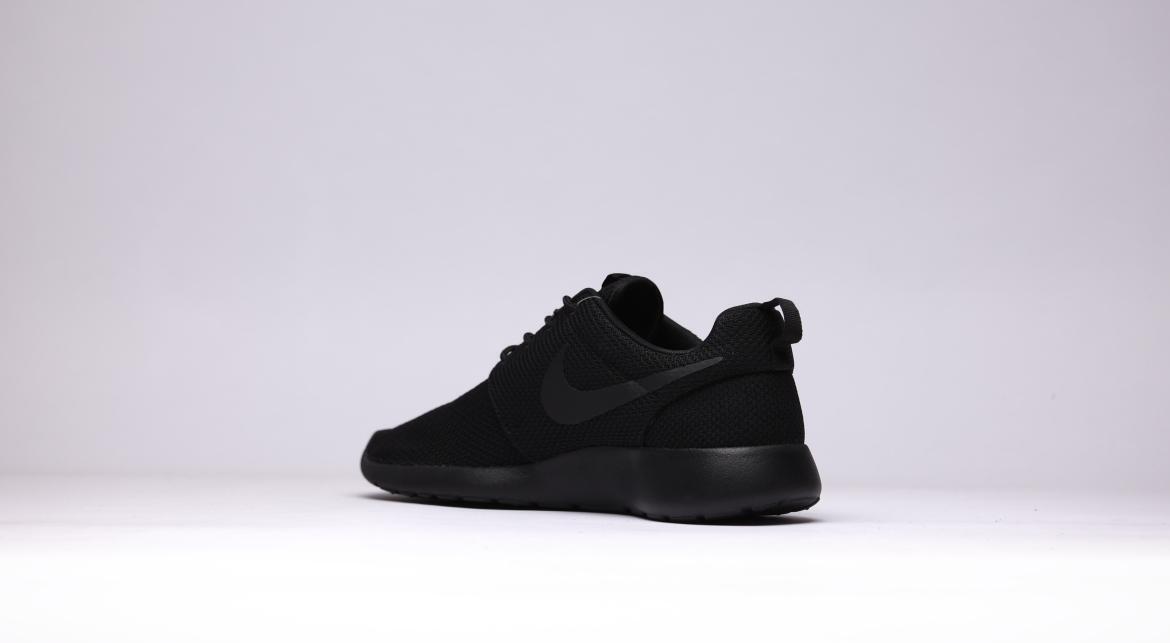 womens nike roshe one all black