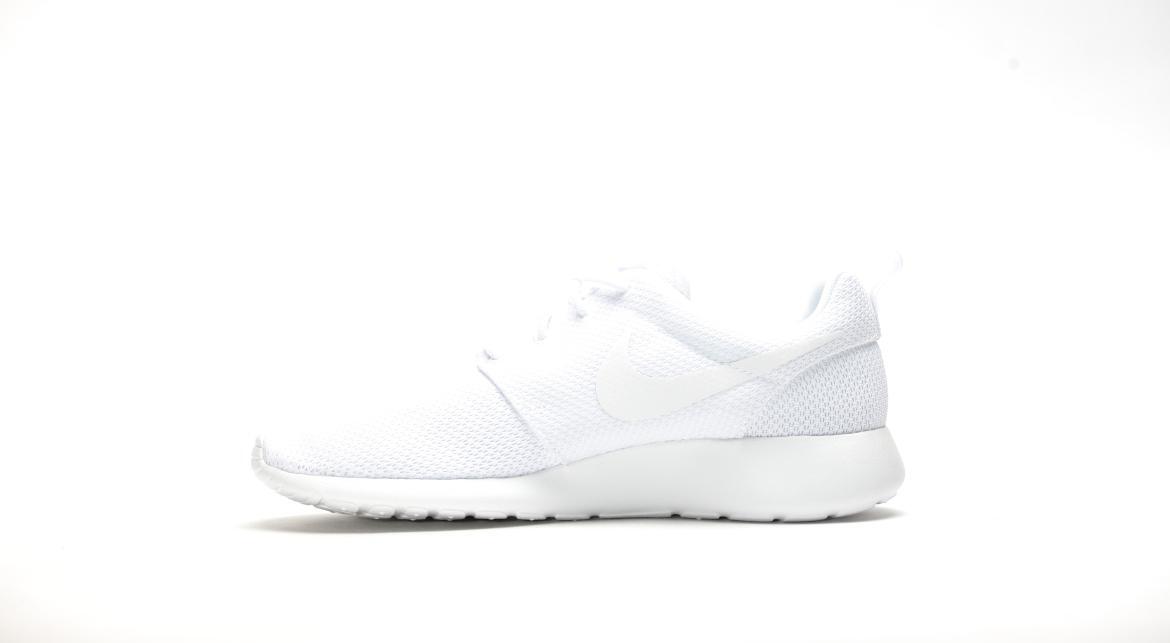 roshe run all white