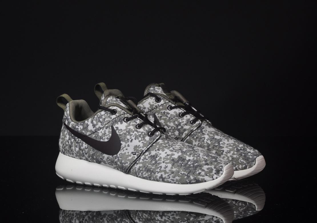 Nike Wmns Roshe Run Premium