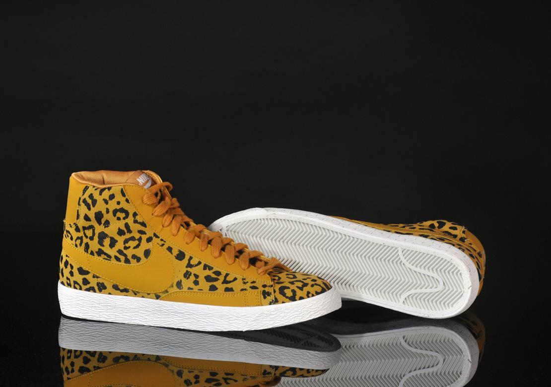 nike wmns blazer mid print