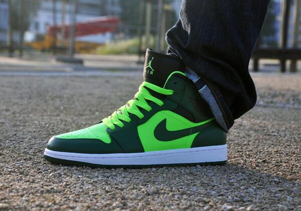 Air Jordan 1 Retro - Gorge Green/Electric Green