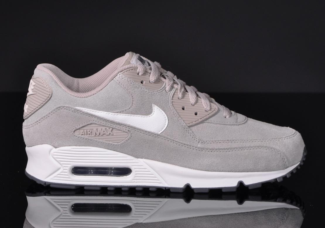 Nike Air Max 90 Essential