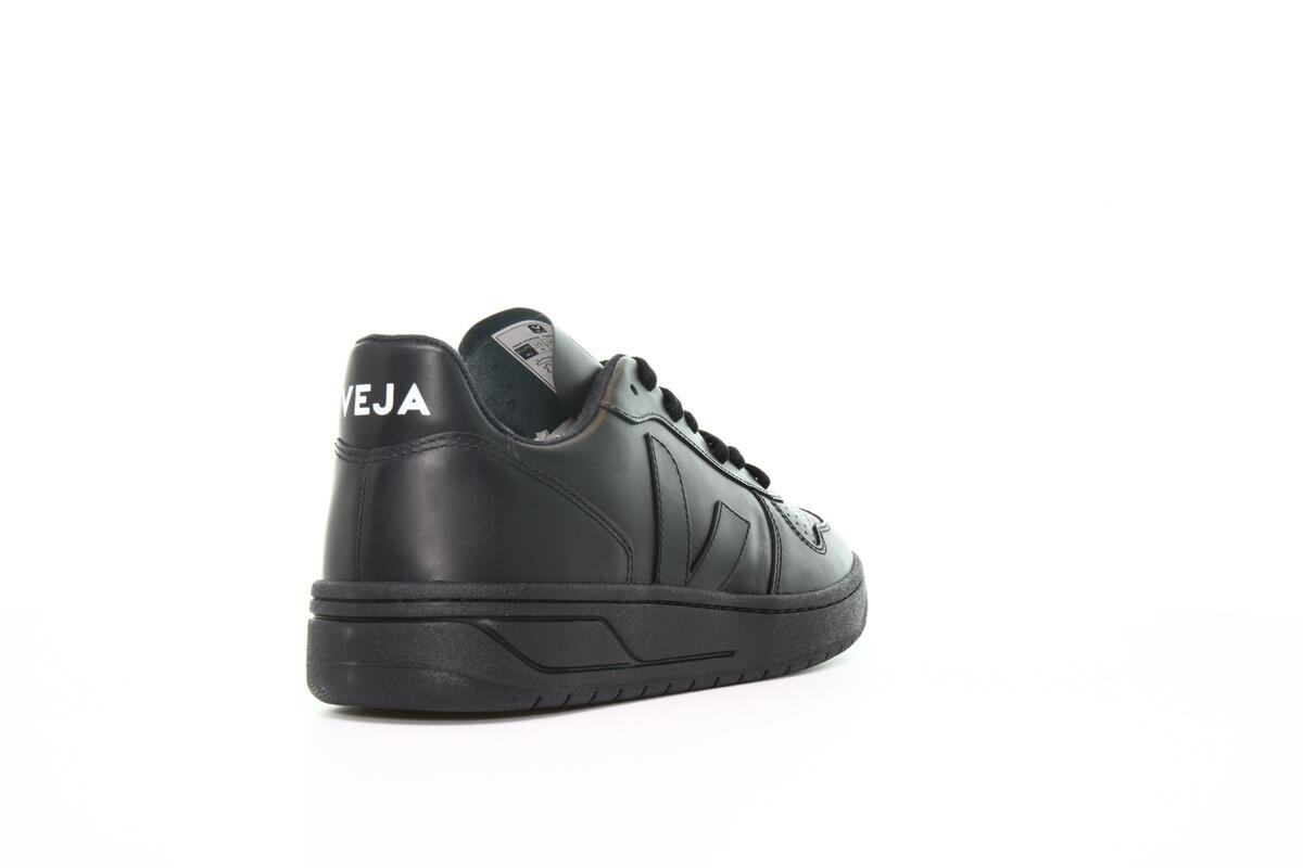 Veja V-10 Full Black - Image 12