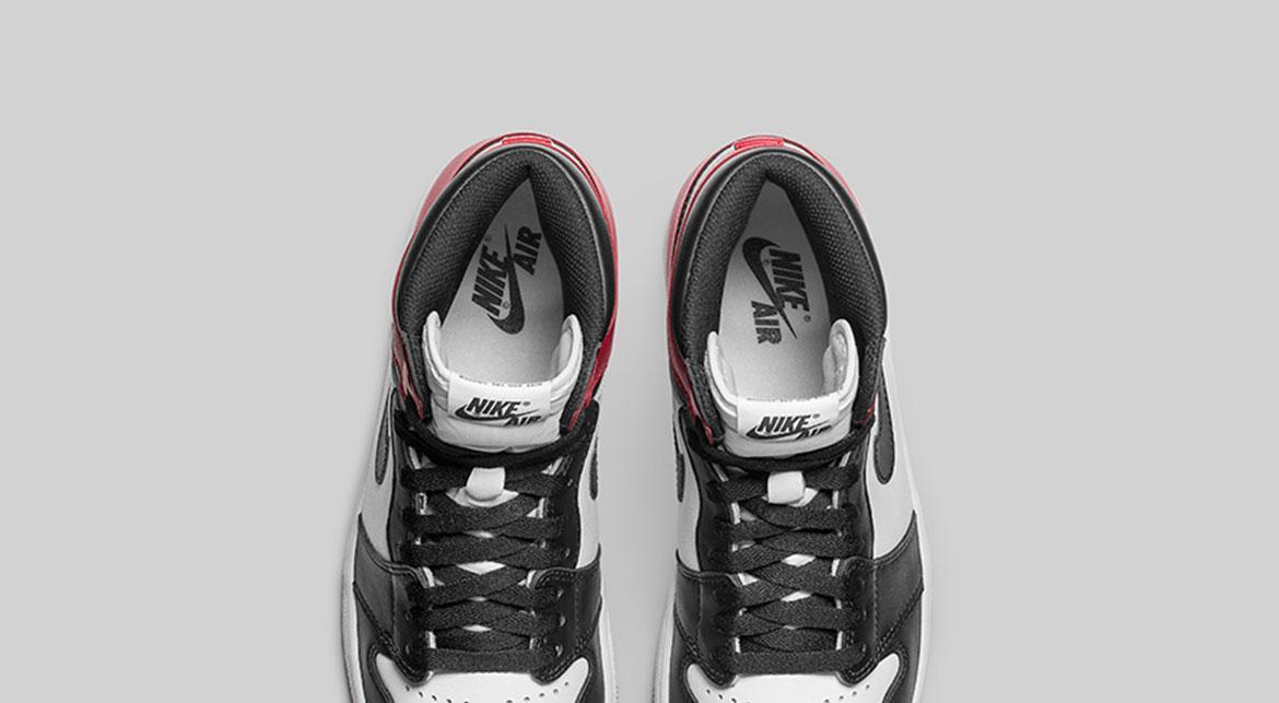 Air Jordan 1 Retro High "Black Toe"