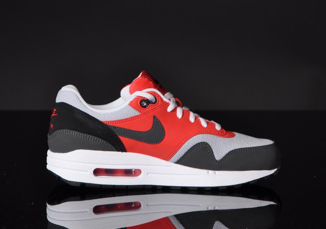 Nike Air Max 1 (GS) - VON NIKE STORNIERT