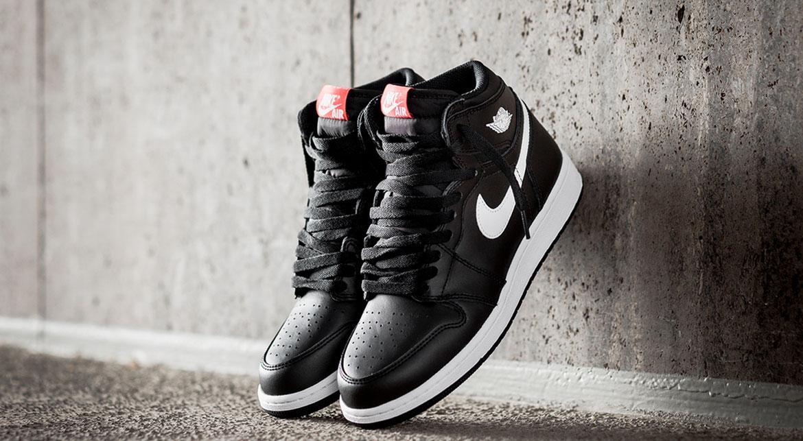 air jordan 1 retro high og bg black white