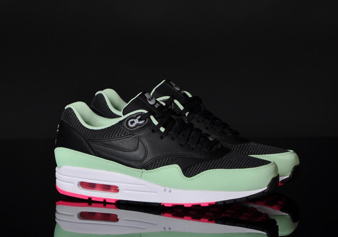 Nike Air Max 1 FB