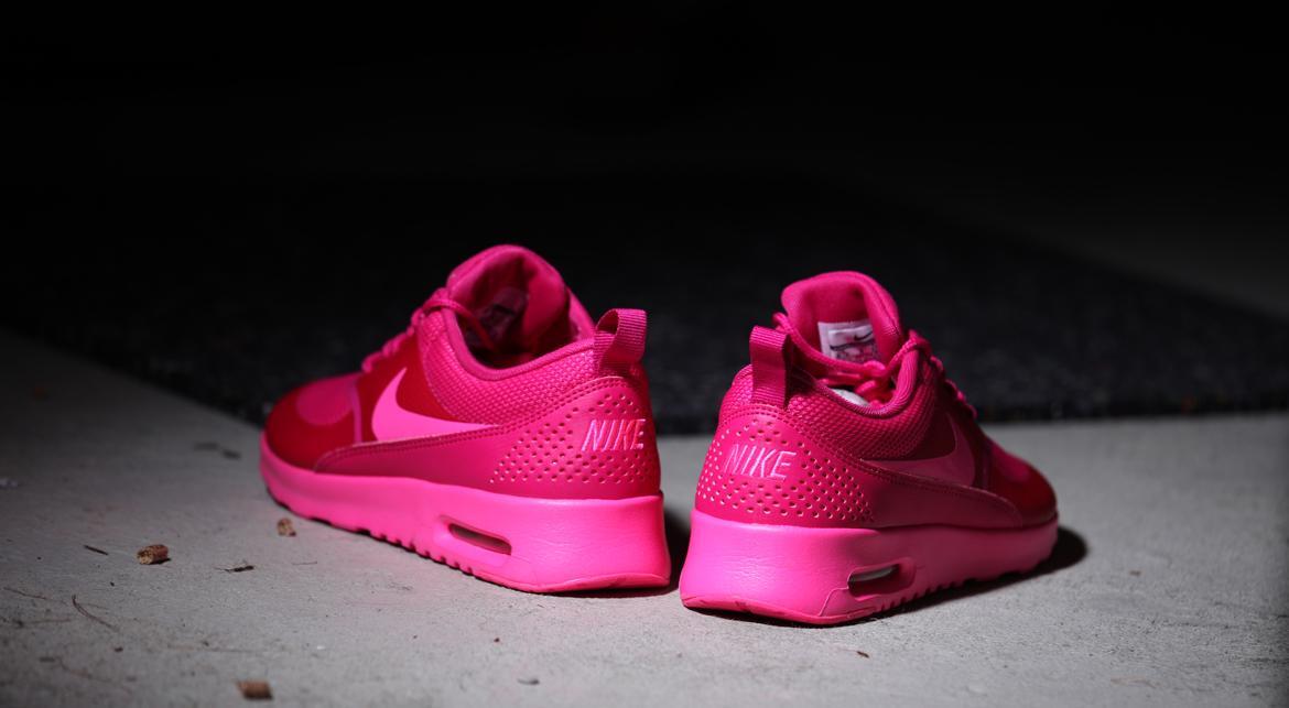 bright pink air max