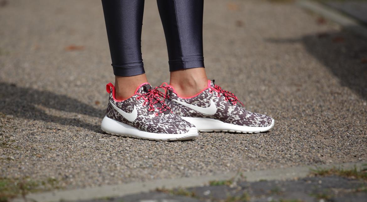 Nike Wmns Rosherun Print "Leopard"