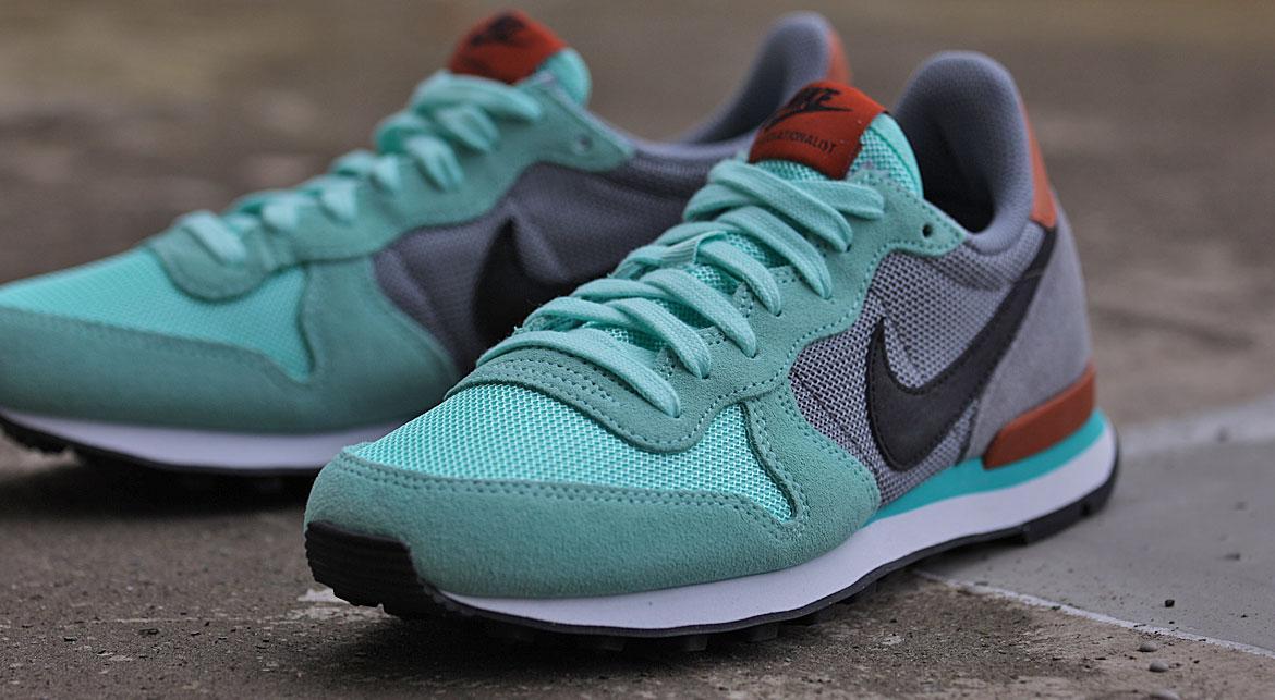 Nike Internationalist "teal" (Women's) - Image 6