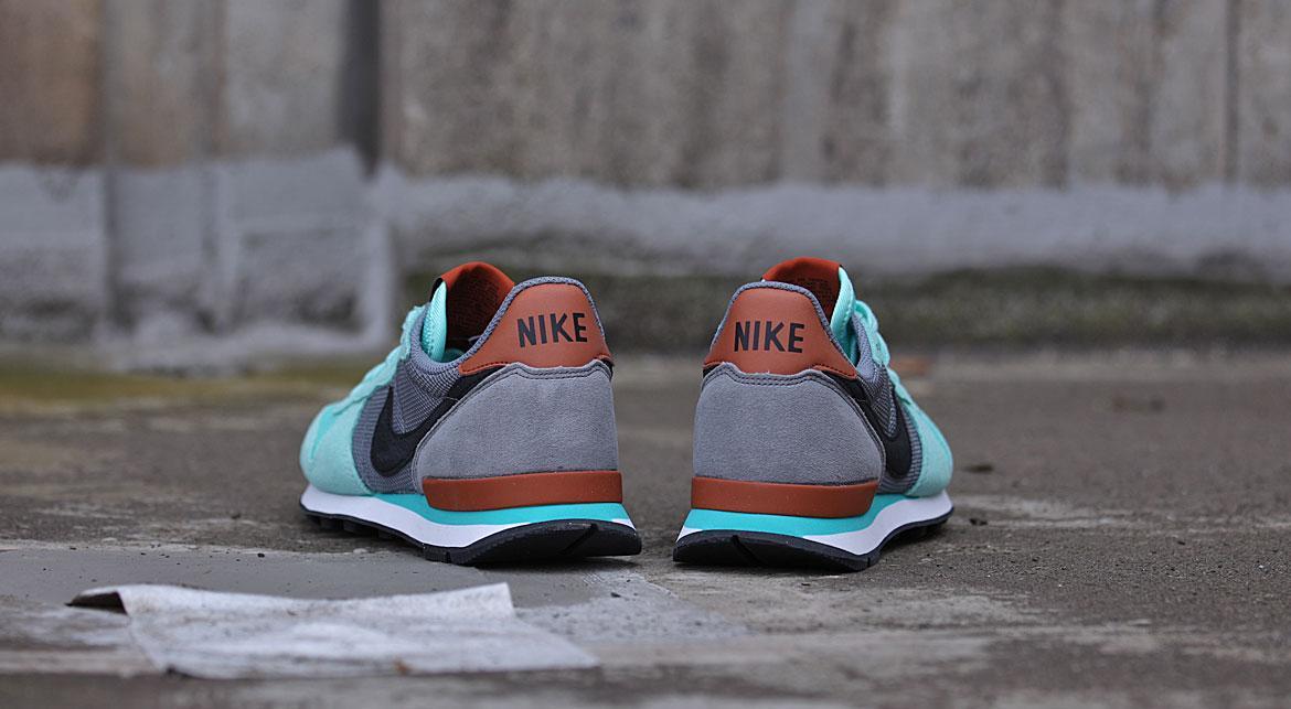 Nike Internationalist "teal" (Women's) - Image 7