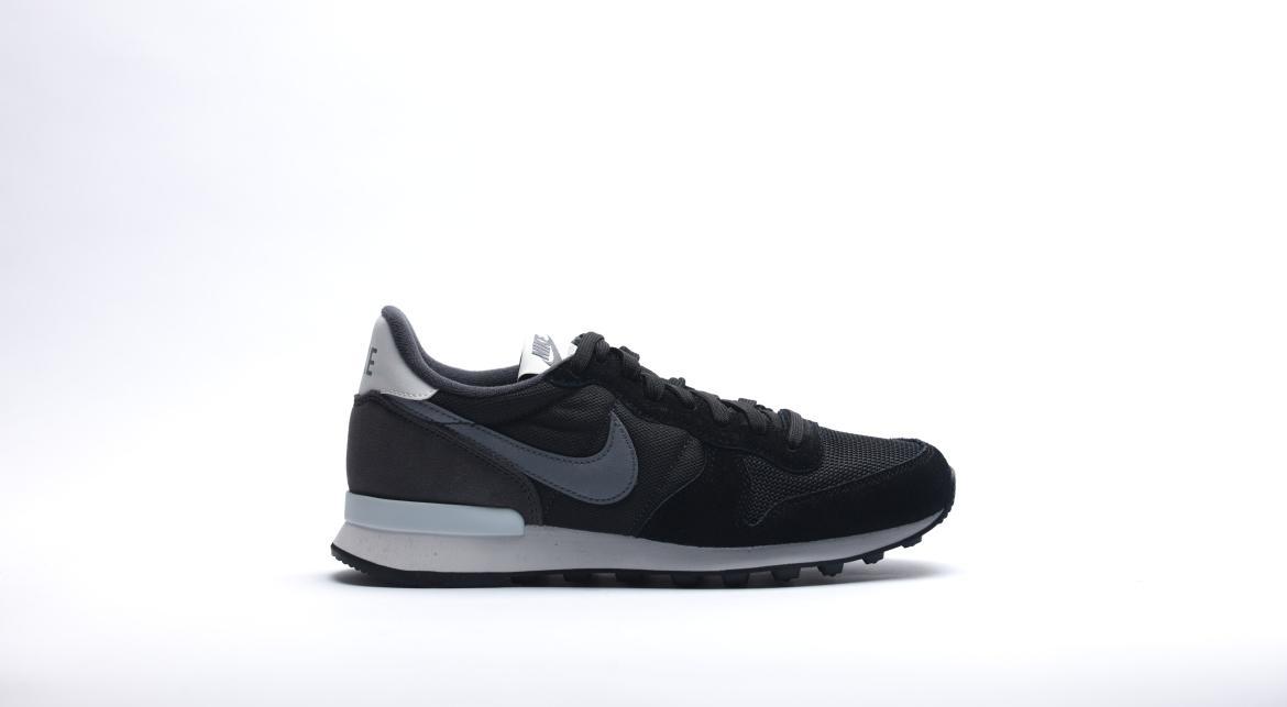 Nike Wmns Internationalist "Cool Grey"