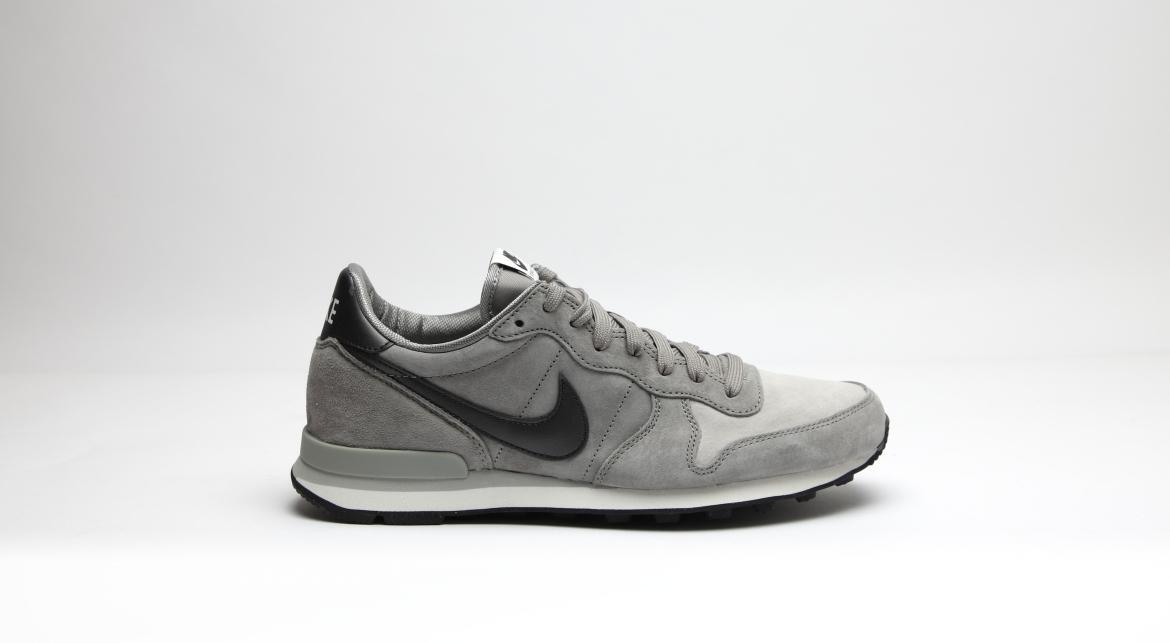 nike internationalist leather