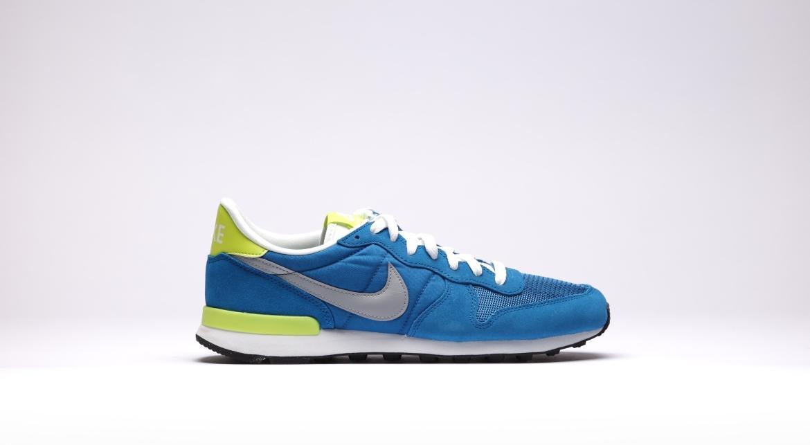 blue and yellow nike internationalist