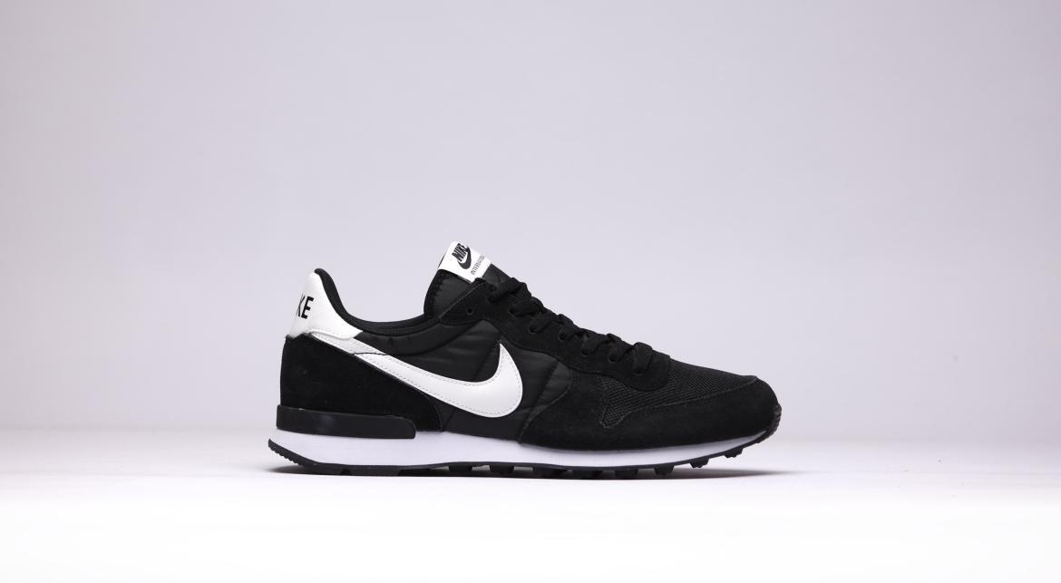 Nike Internationalist "Basic Black"