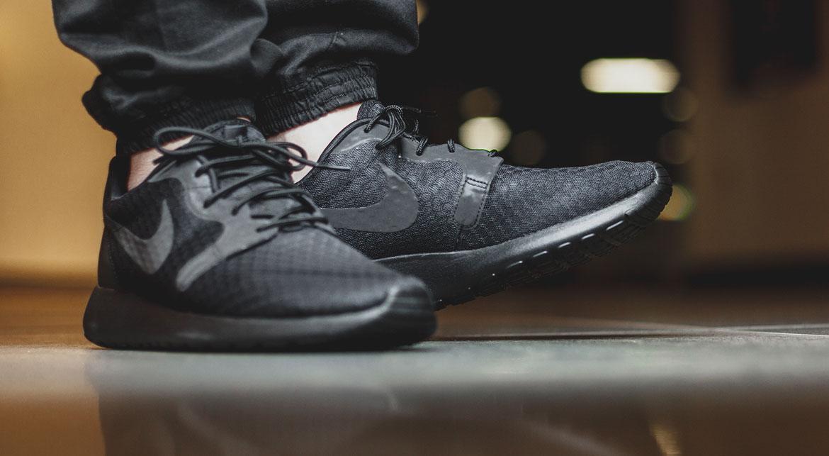 Nike Roshe One All Black - Image 7