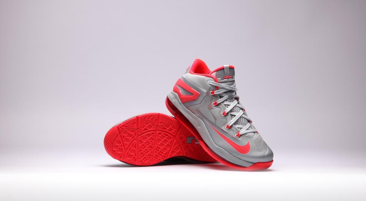 Nike Max Lebron XI Low "Laser Crimson"