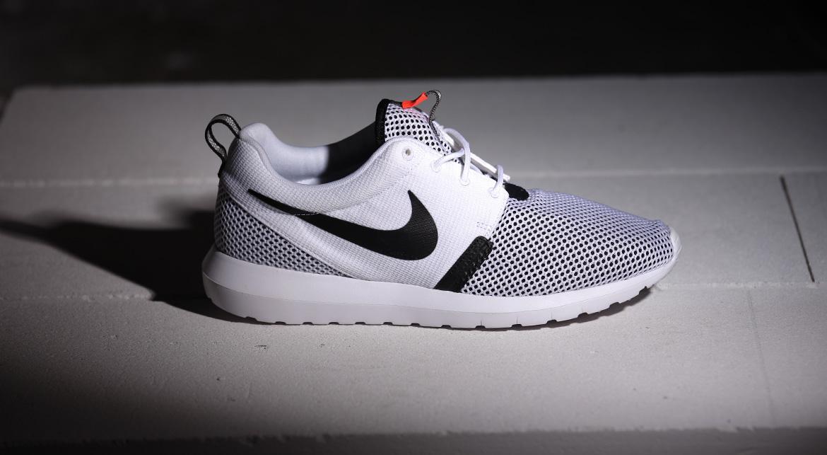 white and black roshes