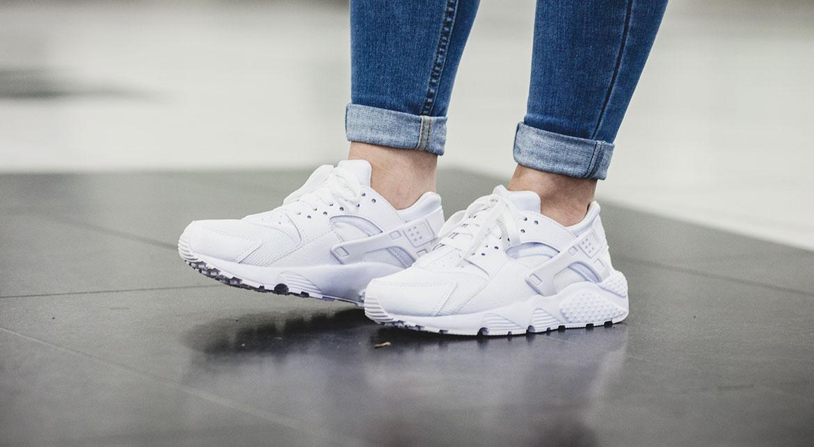 nike huarache run gs white