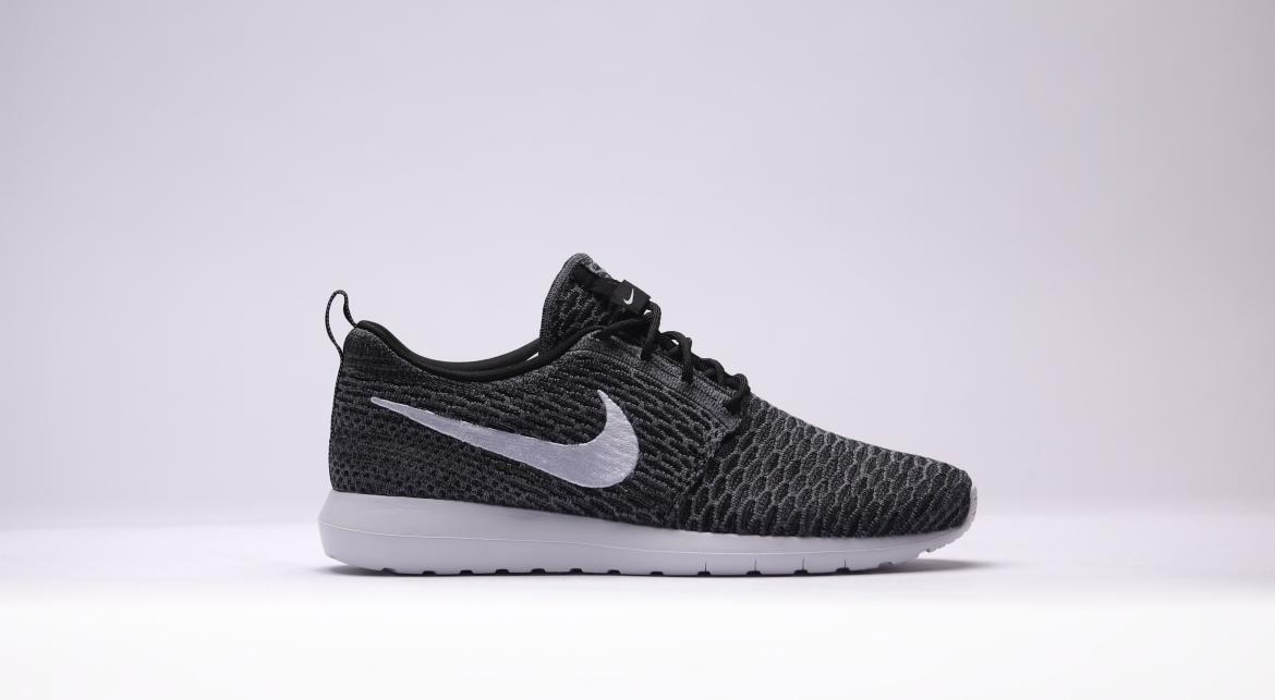 nike roshe nm flyknit black