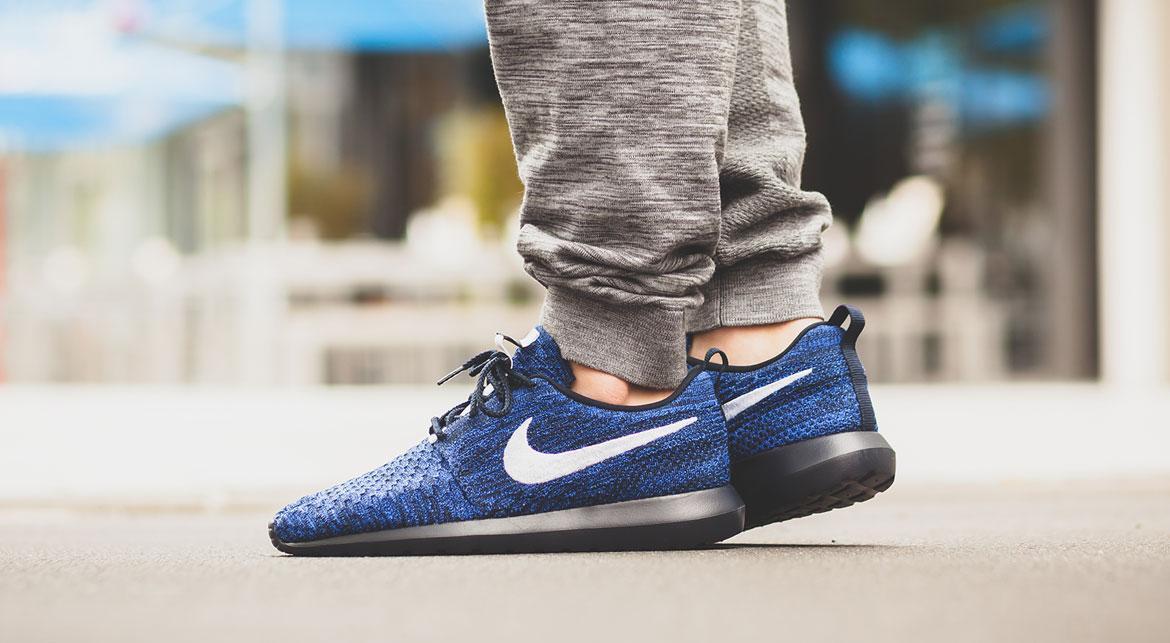Street Style Nike Flyknit Racer With Jeans Nike Air Zoom Mariah