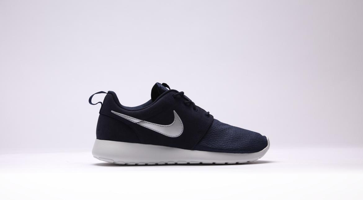 Nike Rosherun Suede "Obsidian"