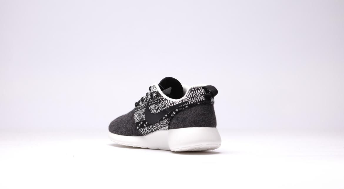 Nike Wmns Roshe One Winter "All Black" - Image 5