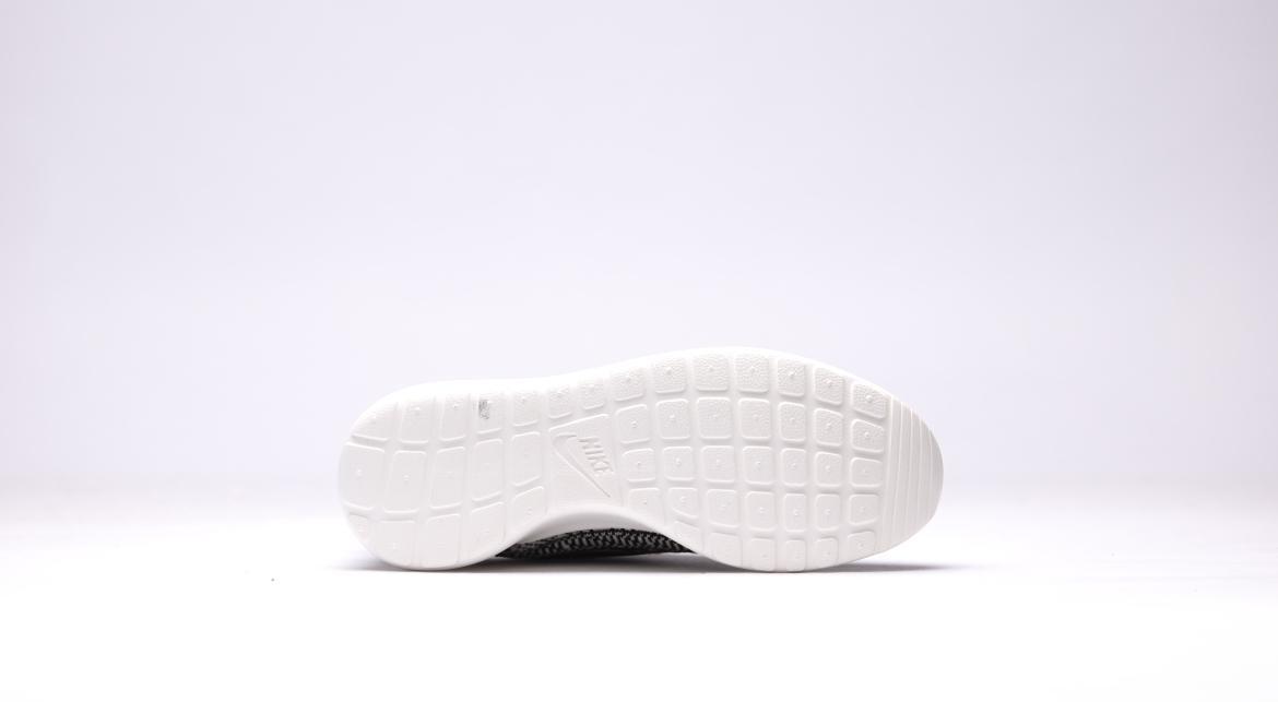 Nike Wmns Roshe One Winter "All Black" - Image 6