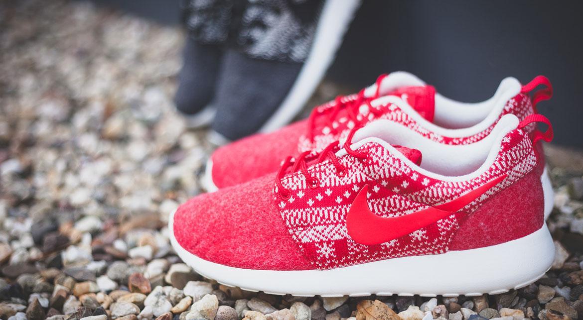 Nike Wmns Roshe One Winter "All Black" - Image 10