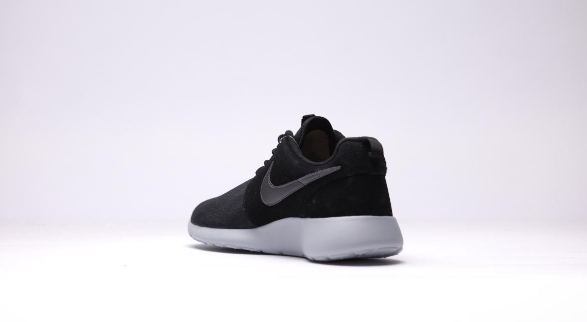 Nike Roshe One Dark Grey - Image 5