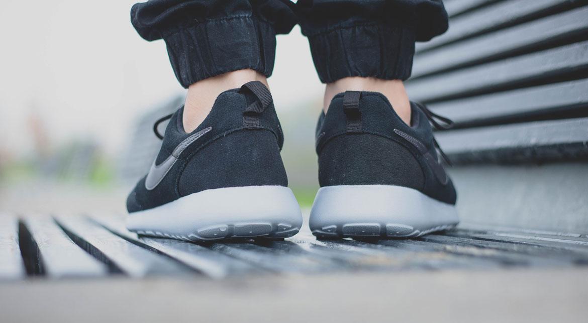 Nike Roshe One Dark Grey - Image 9